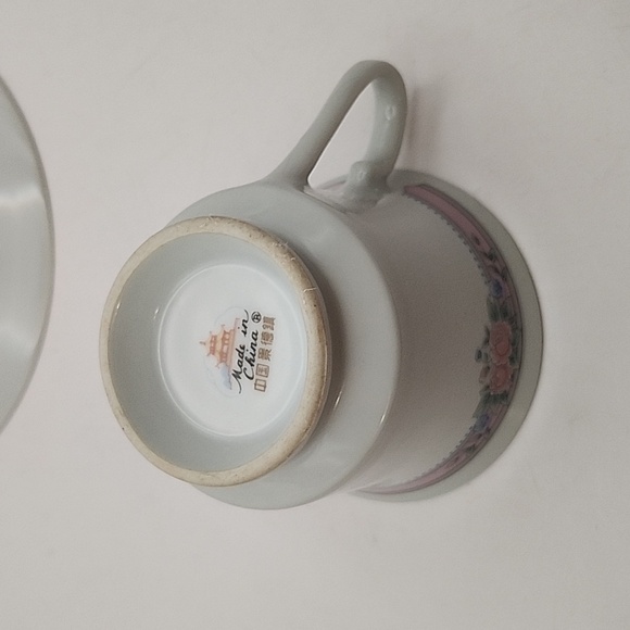 Vintage China Tea Cup and Saucer Made in China - Picture 9 of 12